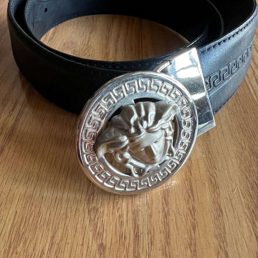 Preowned vintage leather belt